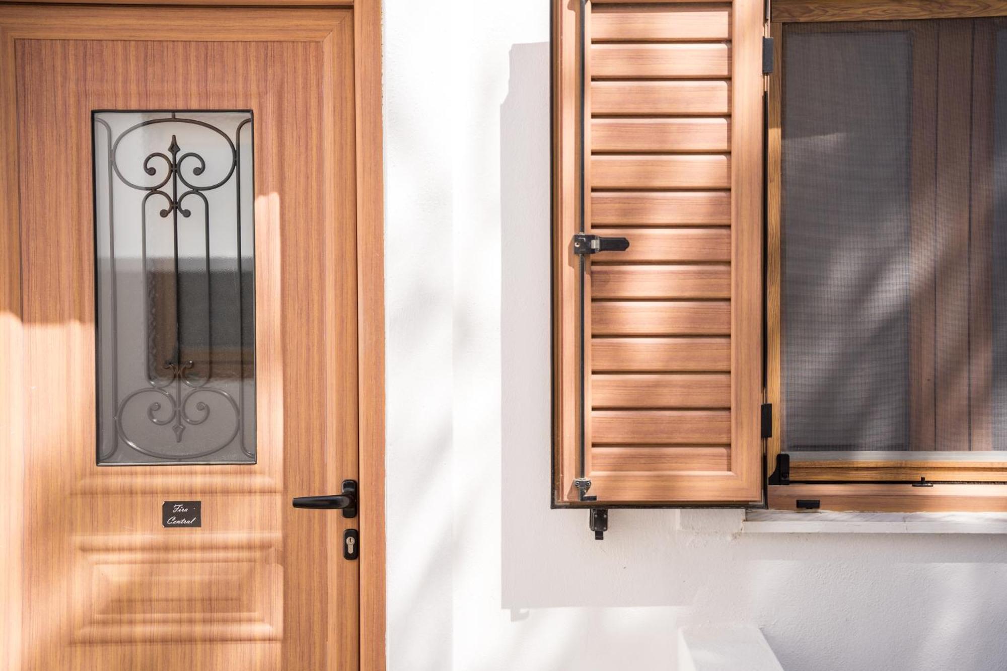 Cozy Budget Apartments In The Heart Of Fira Exterior foto